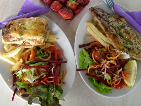 River Cruz Cafe - Accommodation Port Macquarie 4