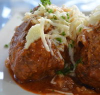 Manolis Greek Taverna