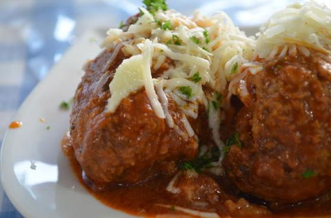 Manoli’s Greek Taverna - Accommodation Port Macquarie 0