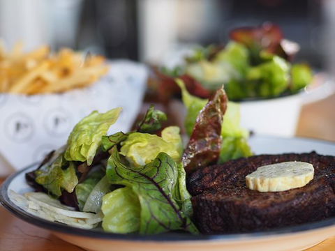 Harry's Steak Bistro - Accommodation Port Macquarie 0