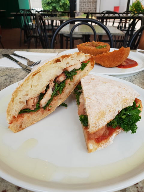 Alfonsino's Italian Porchetta Bar And Pizzeria - Accommodation Port Macquarie 3