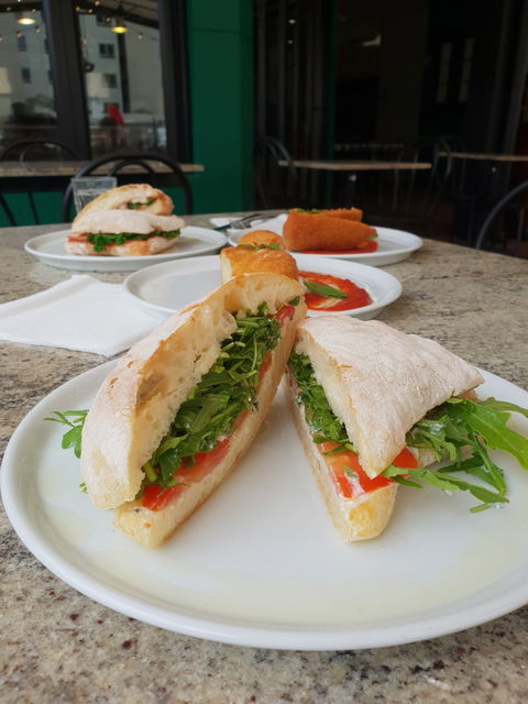 Alfonsino's Italian Porchetta Bar And Pizzeria - Accommodation Port Macquarie 8