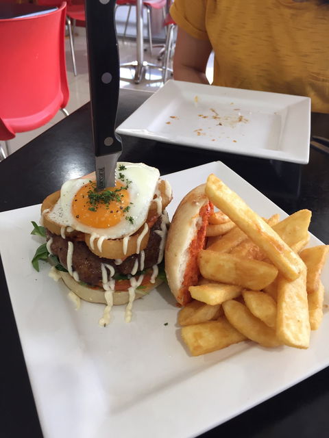 Mad Hatterz Cafe - Accommodation Port Macquarie 10