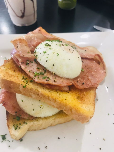 Mad Hatterz Cafe - Accommodation Port Macquarie 7