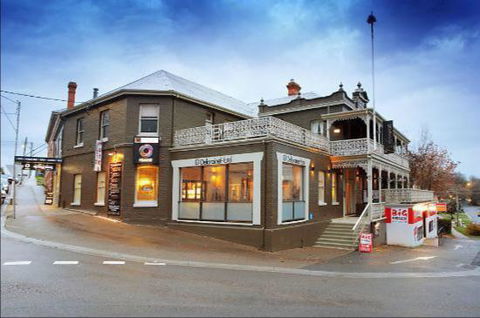 Deloraine Hotel Restaurant - Accommodation Port Macquarie 0