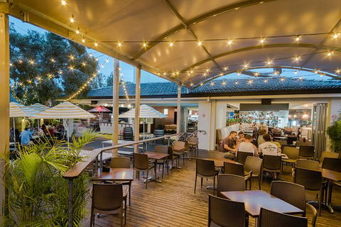 Bangor Tavern - Accommodation Port Macquarie 0