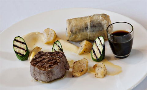 Other Side Of The Moon Restaurant - Accommodation Port Macquarie 4