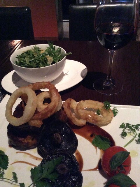 O Bar & Restaurant - Accommodation Port Macquarie 2