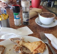 La Famille Cafe  Bakery