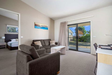 Quality Suites Point Cook Seasons 5 - Accommodation Port Macquarie 10