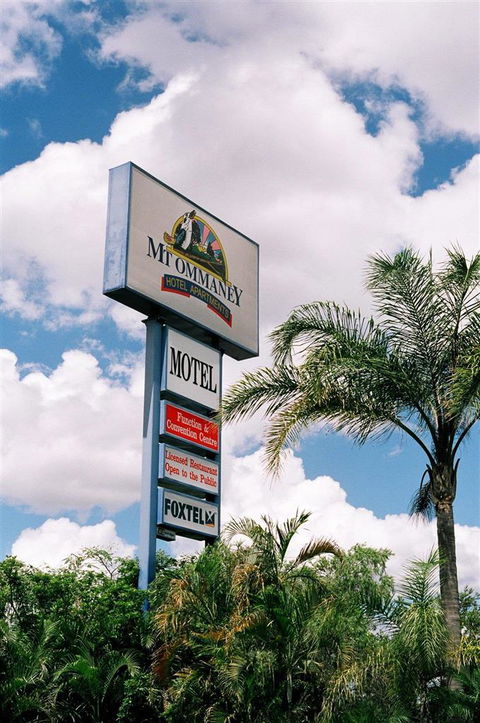 Mount Ommaney Hotel Apartments - Accommodation Port Macquarie 0