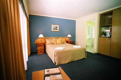 Mount Ommaney Hotel Apartments - Accommodation Port Macquarie 2