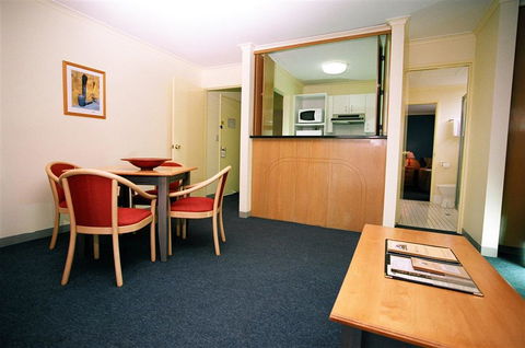 Mount Ommaney Hotel Apartments - Accommodation Port Macquarie 4