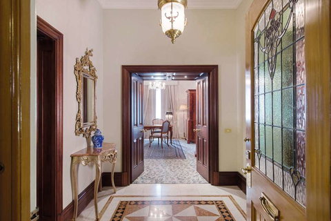 The Hotel Windsor - Accommodation Port Macquarie 1