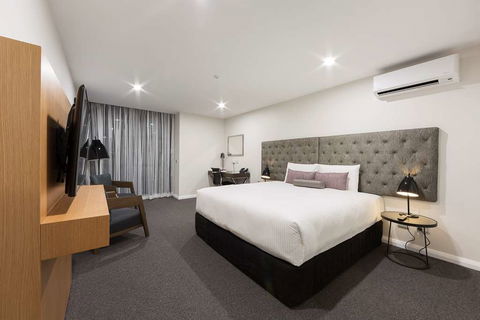 Avenue Hotel Canberra - Accommodation Port Macquarie 2