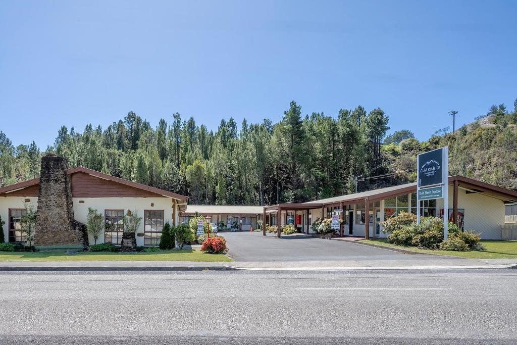Queenstown TAS Accommodation Port Macquarie