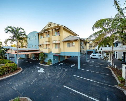Cairns Queenscourt - Accommodation Port Macquarie 0