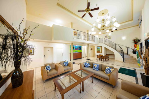 Cairns Queenscourt - Accommodation Port Macquarie 1
