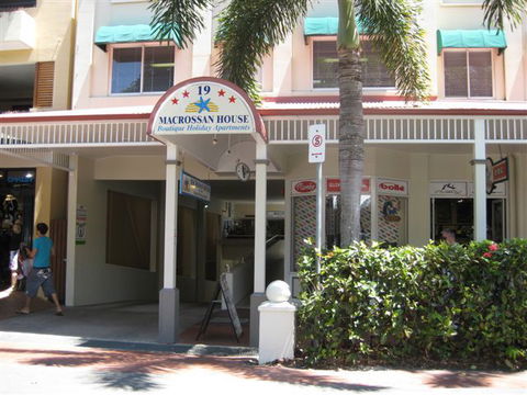 Macrossan House Boutique Holidays Apts - Accommodation Port Macquarie 1