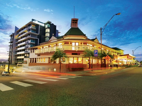 Oaks Grand Gladstone - Accommodation Port Macquarie 0