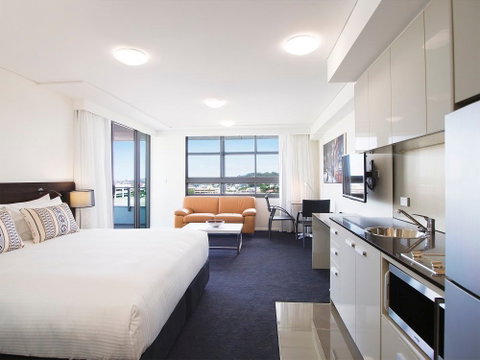 Oaks Grand Gladstone - Accommodation Port Macquarie 1