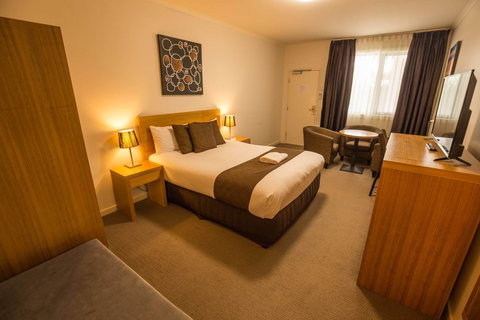 Bairnsdale International - Accommodation Port Macquarie 7