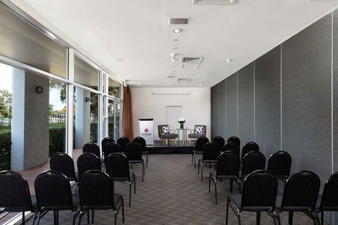 Rydges Bankstown - Accommodation Port Macquarie 7