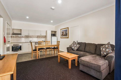 Karratha Central Apartments - Accommodation Port Macquarie 11