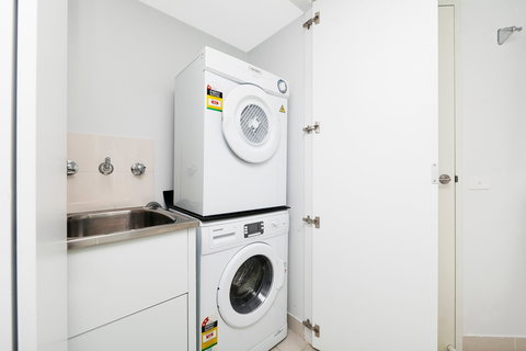 Astra Apartments The Griffin - Accommodation Port Macquarie 13