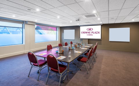 Crowne Plaza Canberra - Accommodation Port Macquarie 8