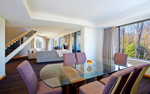 Crowne Plaza Canberra - Accommodation Port Macquarie 13