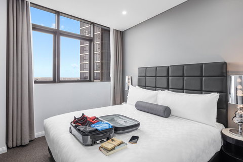Meriton Suites Church Street, Parramatta - Accommodation Port Macquarie 9