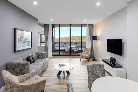 Meriton Suites Church Street, Parramatta - Accommodation Port Macquarie 11