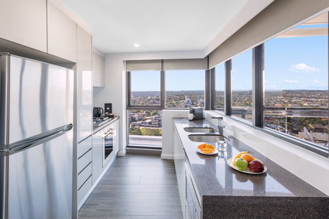 Meriton Suites Church Street, Parramatta - Accommodation Port Macquarie 12