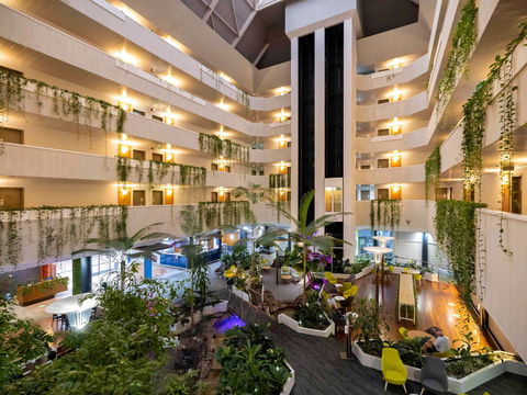 Novotel Darwin Atrium - Accommodation Port Macquarie 2