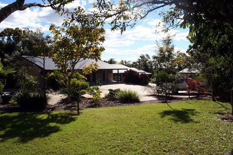 Emeraldene Inn & Eco Lodge - Accommodation Port Macquarie 0