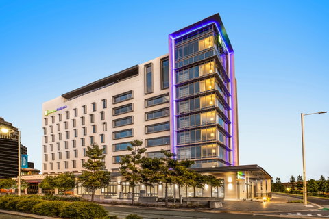 Holiday Inn Express/Stes Sunshine Coast - Accommodation Port Macquarie 0