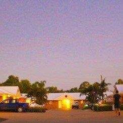 Emerald Maraboon Motor Inn - Accommodation Port Macquarie 0