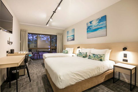 Kawana Waters Hotel By NightCap - Accommodation Port Macquarie 2