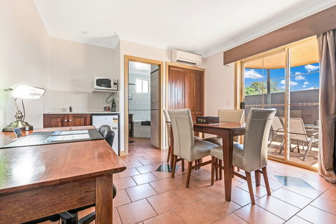 The Georgian Motor Lodge - Accommodation Port Macquarie 0
