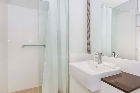 Astra Apartments Perth - Accommodation Port Macquarie 4