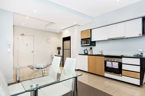 Astra Apartments Perth - Accommodation Port Macquarie 8