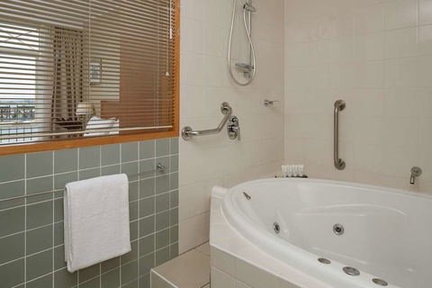 Rydges Newcastle - Accommodation Port Macquarie 14