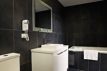 Crown on Darby - Accommodation Port Macquarie 5