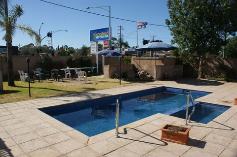 Bendigo Homestead Motor Inn & Apartments - Accommodation Port Macquarie 2