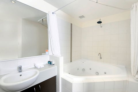 Assured Ascot Quays Apartment Hotel - Accommodation Port Macquarie 7