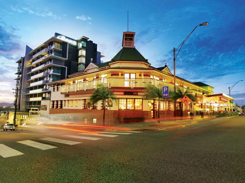 Oaks Grand Gladstone - Accommodation Port Macquarie 0