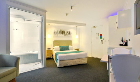 Atlantic Tower Motor Inn - Accommodation Port Macquarie 2