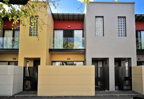 RNR Apartments, Adelaide - Accommodation Port Macquarie 0