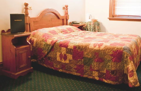 O'Malleys Hotel - Accommodation Port Macquarie 1